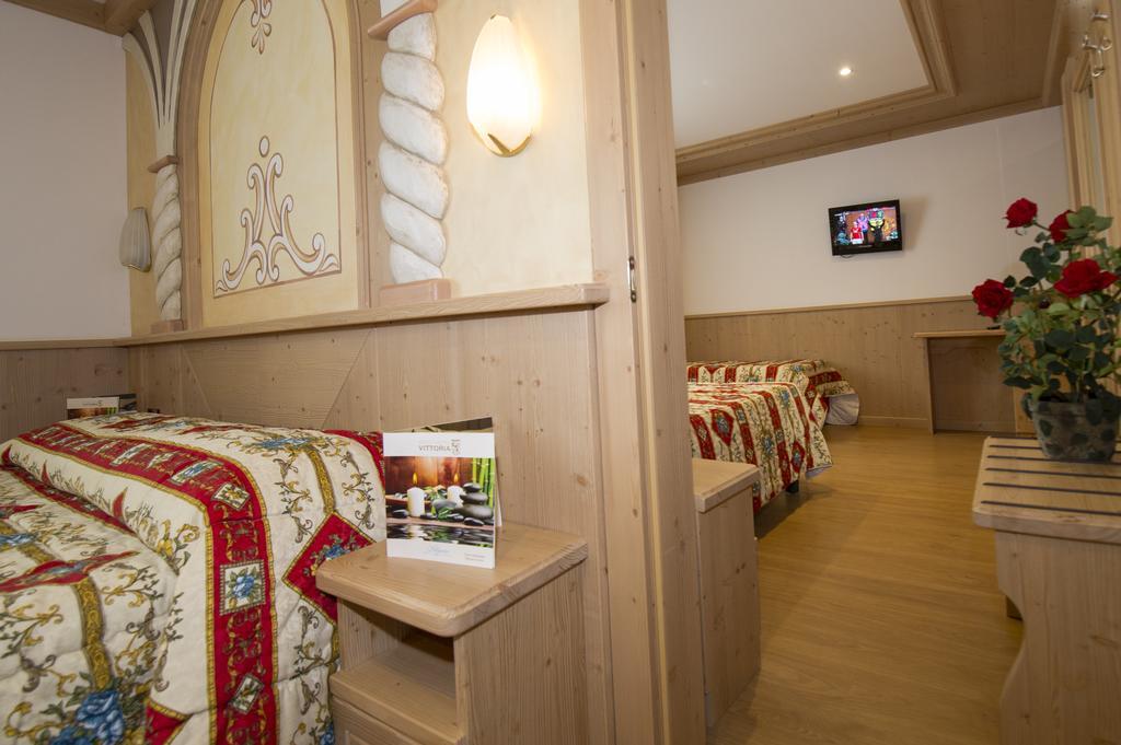 Sport Hotel Vittoria ปัสโซเดลโตนาเล ภายนอก รูปภาพ